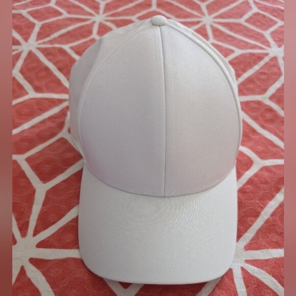 Aritzia Accessories - Aritiza Auxiliary Classic White Baseball Cap - NWT
